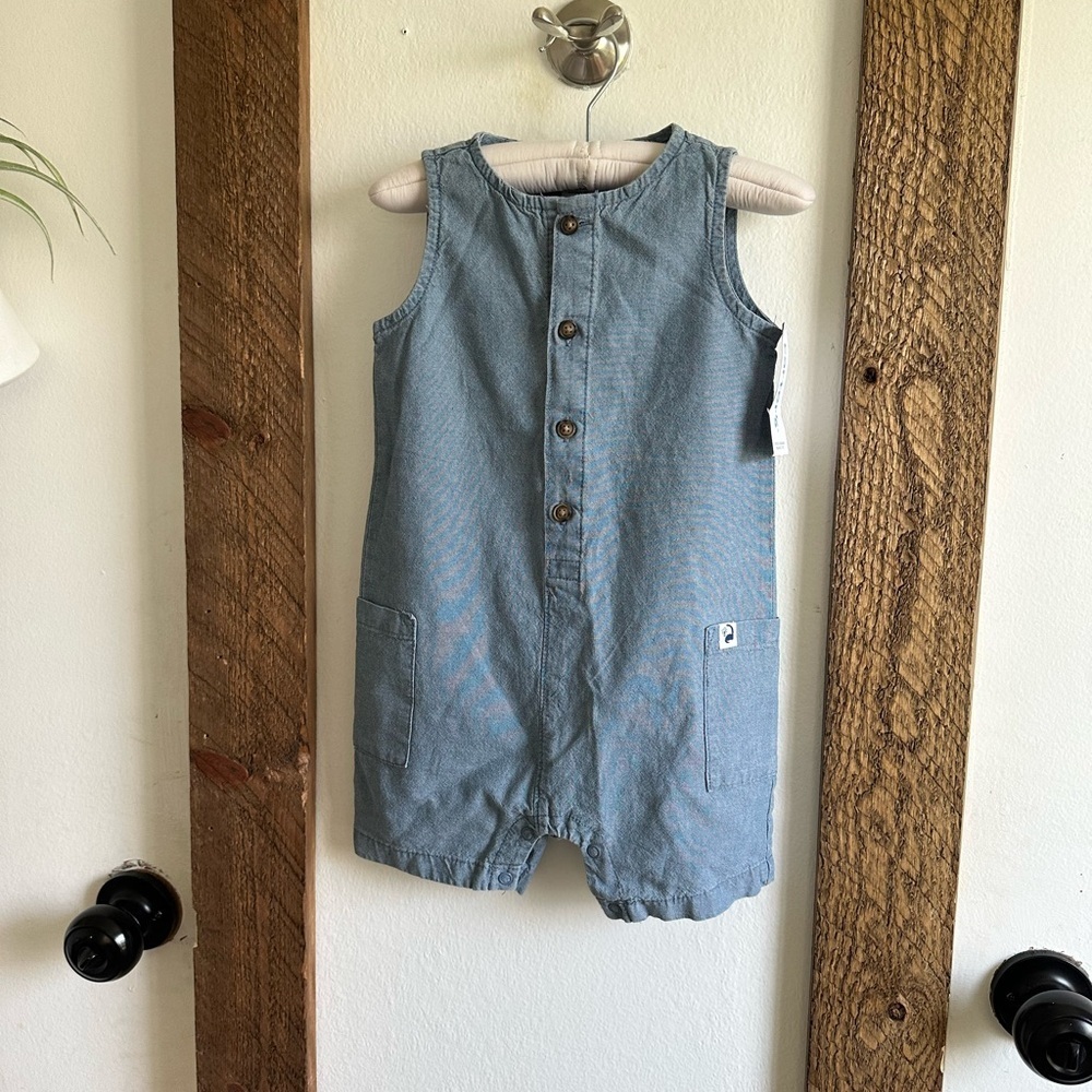 New Carter’s Denim Sleeveless Jumpsuit 18m Baby Boy
New with tags